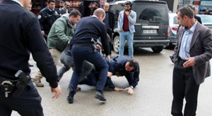 Erzurum’da iki grup arasında bıçaklı kavga: 3 yaralı