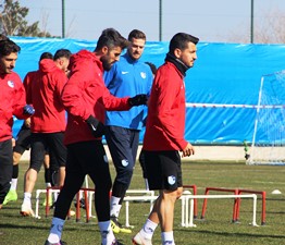 Mehmet Özdilek: “Göztepe maçından galibiyet alıp milli takım arasına moralli girmek istiyoruz”