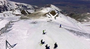 Palandöken’de mevsimin ilk kayağı yapıldı