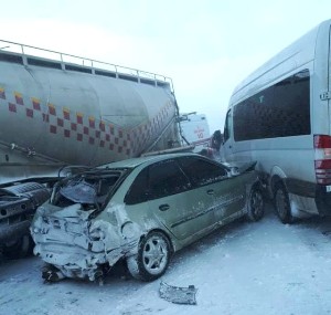 Erzurum’da 10 aracın karıştığı zincirleme trafik kazası: 1 ölü