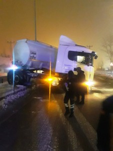 Erzurum’da etkili olan sis trafik kazalarına neden oldu