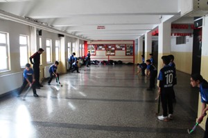 Erzurum Gazi Ahmet Muhtar Paşa Ortaokulu Hokey takımı, Erzurum birincisi oldu.