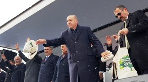 Cumhurbaşkanı Erdoğan'a Erzurum'da sevgi seli