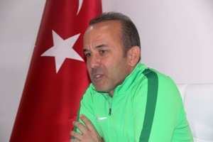 Mehmet Özdilek: "Hava şartlarının maçın önüne geçeceğini düşünmüyorum”