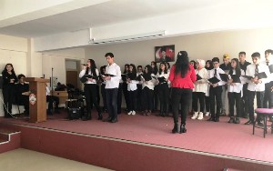Lise öğrencileri Barış Manço’yu andı