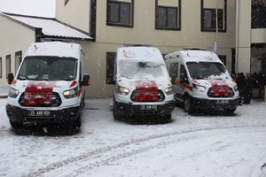 Erzurum 112’ye 6 yeni ambulans