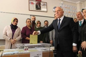 Sağlık Eski Bakanı Recep Akdağ ve Başkan Mehmet Sekmen Oyunu Kullandı