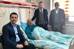 BB Erzurumspor Başkanı Üneş’ten Gazeteci Cem Bakırcı’ya geçmiş olsun ziyareti...