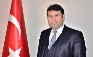 Çat Belediye Başkanı Melik Yaşar 23 Nisan'ı kutladı