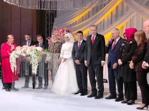 Ak Parti Erzurum Milletvekili Zehra Taşkesenlioğlu dünya evine girdi