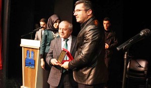 Vali Memiş ve Erzurum Protokolü TYB’nin programında şiir okudu