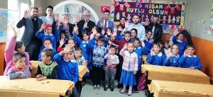 TYB Erzurum Şubesi 2. kitaplığı Yağmurcuk İlkokulu'na kurdu