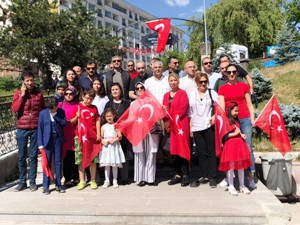 100.yılında tarihi mekânlarda kongre sürecini yaşadılar