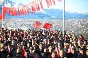 Aziziye Destanının 142. yılında Atatürk Üniversitesi ecdadına yürüdü