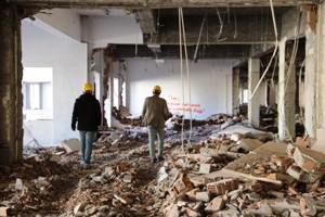 Yıllardır atıl durumda bulunan hastanenin yıkımına başlandı