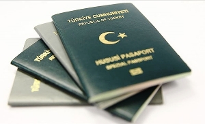 Avrupa'dan gri ve yeşil pasaportlarla ilgili flaş karar!