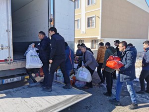 Erzurumlu öğrencilerden depremzedelere yardım eli
