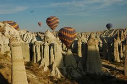 Flaş... Kapadokya'da 2 Balon Çarpıştı