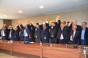 İyi Partili Palandöken Belediyesi Meclis Üyeleri AK Parti sıralarına katıldı