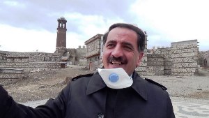 Erzurumlu sanatçı 'evde kalın' çağrısı yaptı