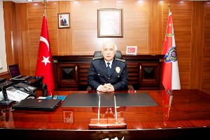 Emniyet Müdürü Mehmet Aslan: ‘Mesai mefhumu gözetmeksizin milletimizin her daim yanındayız’