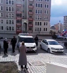 Erzurumlu kadınlardan polise duygusal ihbar