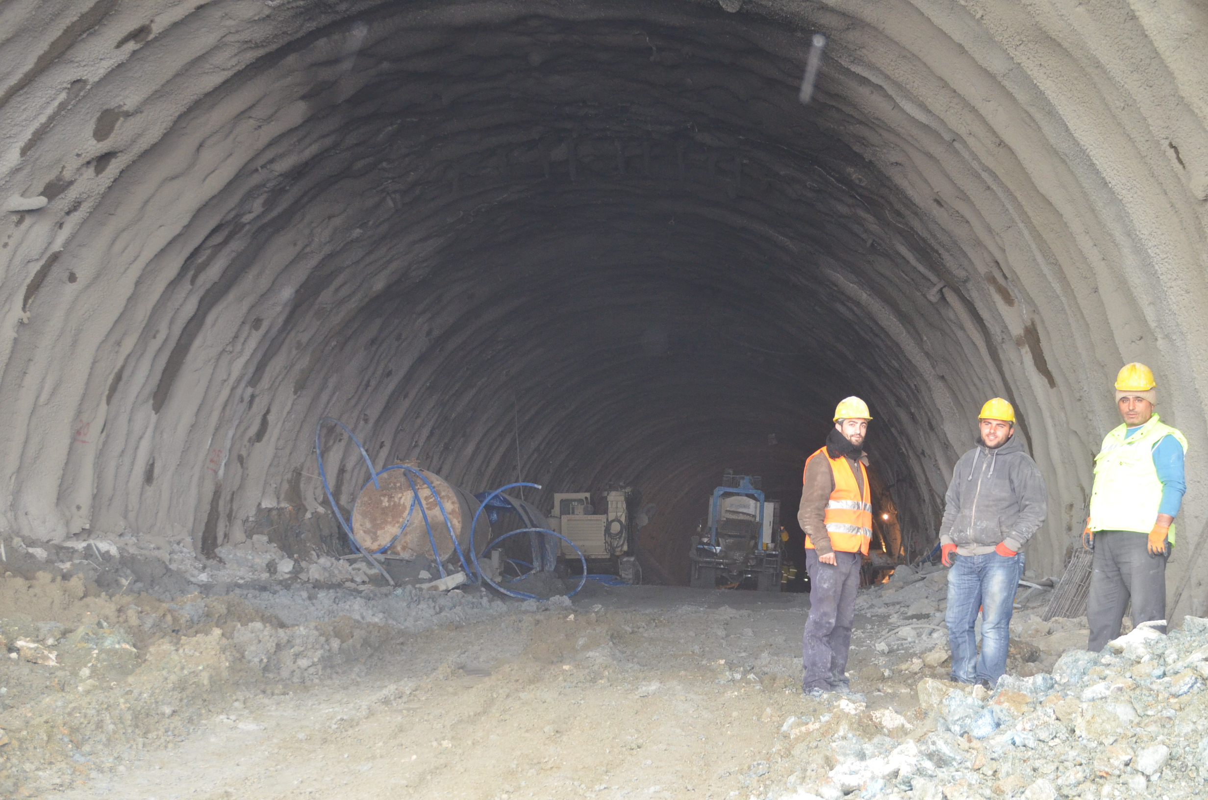 Tüneller Erzurum'u Çevre İllere Bağlayacak