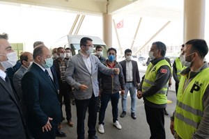 Memiş ve Akdağ Şehir Hastanesi’ni gezdi