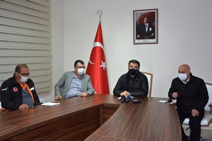 Erzurum Valisi Memiş: “Çat'ta 5 mahalle 2 mezrada evlerde çatlak ve yıkım oldu, 1 vatandaşımız hafif yaralı”