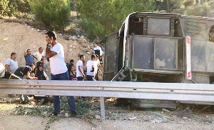 Mersin'de askerleri taşıyan otobüs devrildi! 5 asker şehit oldu