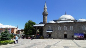 Kent meydanında bayram günü cuma heyecanı