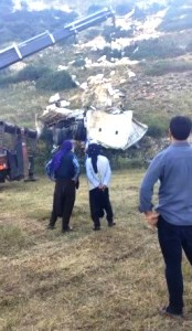 Erzurum’da uçurumdan yuvarlanan kamyon parçalara ayrıldı