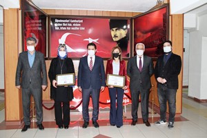 Erzurum’da öğretmenler kalite etiketi belgelerini aldılar