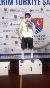 Akal Eskrimde Türkiye şampiyonu