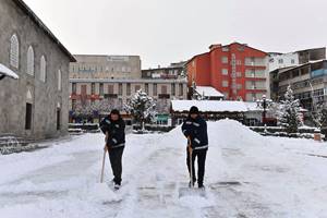 Yakutiye Belediyesi Kar Temizliğini Aralıksız Sürdürüyor