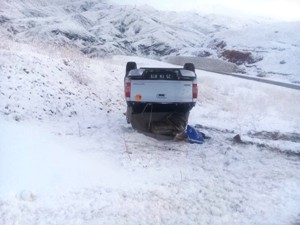 Buzlanan yollar kazaya neden oldu