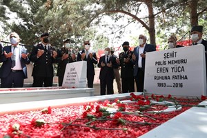 15 Temmuz Demokrasi ve Milli Birlik Günü’nde şehitlik ziyareti