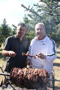 Önce halay sonra cağ kebap