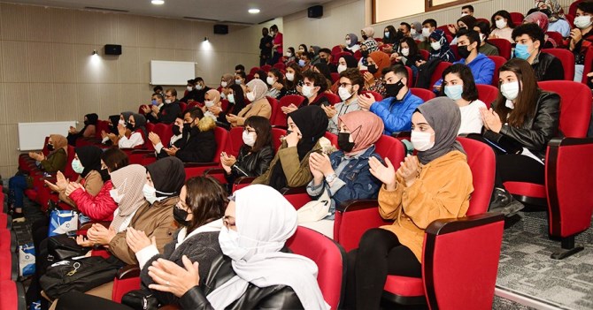 Sağlık Bilimleri Fakültesi ilk öğrencileriyle yeni döneme merhaba dedi