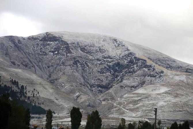 Erzurum’da zirve beyaza büründü