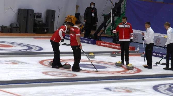 Curling 2022 Kış Olimpiyat Oyunları Ön Eleme Müsabakaları Erzurum’da son gününde devam ediyor