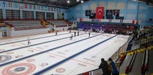 Curling 2022 Kış Olimpiyat Oyunları Ön Eleme Müsabakaları Erzurum’da son gününde devam ediyor