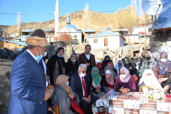 Kadın çiftçiler kadın vekilden süt sağım makinesi istedi