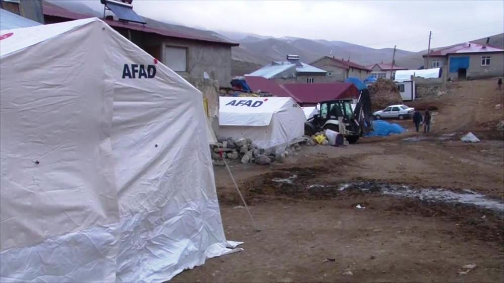 Erzurum’da depremzedelerin yaraları sarılıyor