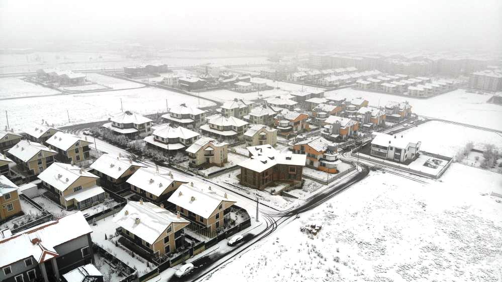 Erzurum Güne Karla Uyandı