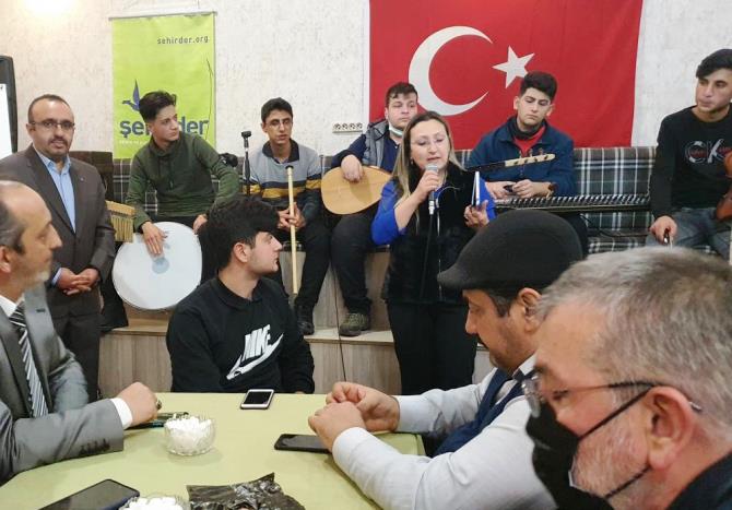 “Sarı Salkım Şiir Akşamları” programı düzenlendi