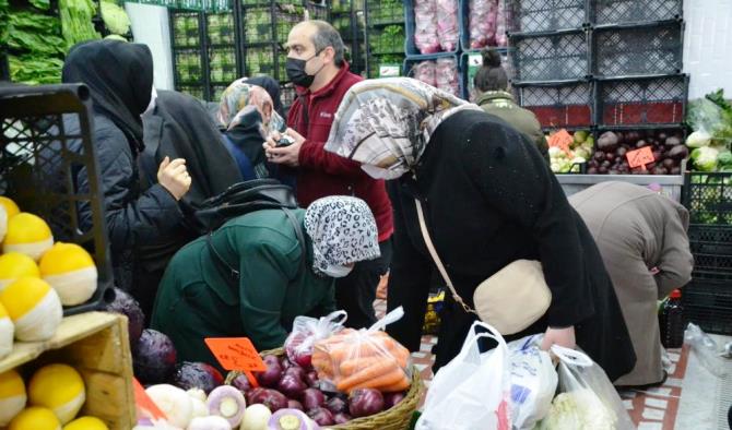 Açılışa özel yapılan indirim izdihama neden oldu