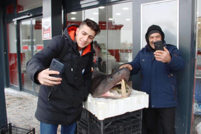 Bu balığı gören Erzurumlular telefonuna sarıldı