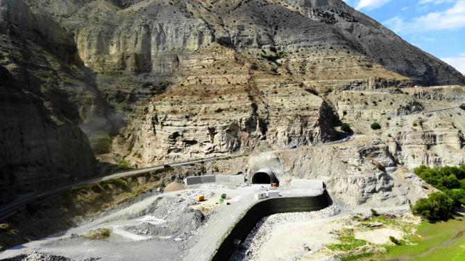 Erzurum’un çilesi bitiyor, 2 bin 246 metrelik tünelden ilk görüntü geldi