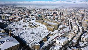 Erzurum’da kar altında kalan tarihi yerler havadan görüntülendi